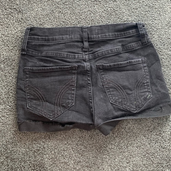 Hollister shorts - Picture 2 of 3